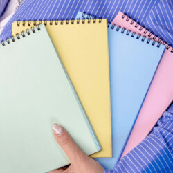 Dream Notes Üst Spiralli 4 Farklı Renk Çizgisiz A5 Defter Seti - Dream Notes