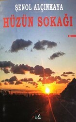 Hüzün Sokağı Şömizli - İzan Yayıncılık