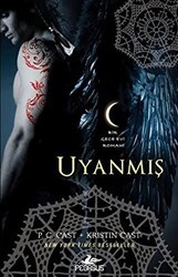 Uyanmış Bir Gece Evi Romanı - Pegasus Yayınları