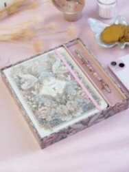 Victoria Journals 125-2155 Kutulu Set Sert Kapak Defter A5 100 Gr Ivory Çizgili Lastikli Ve Metal Gö - Victoria Journals